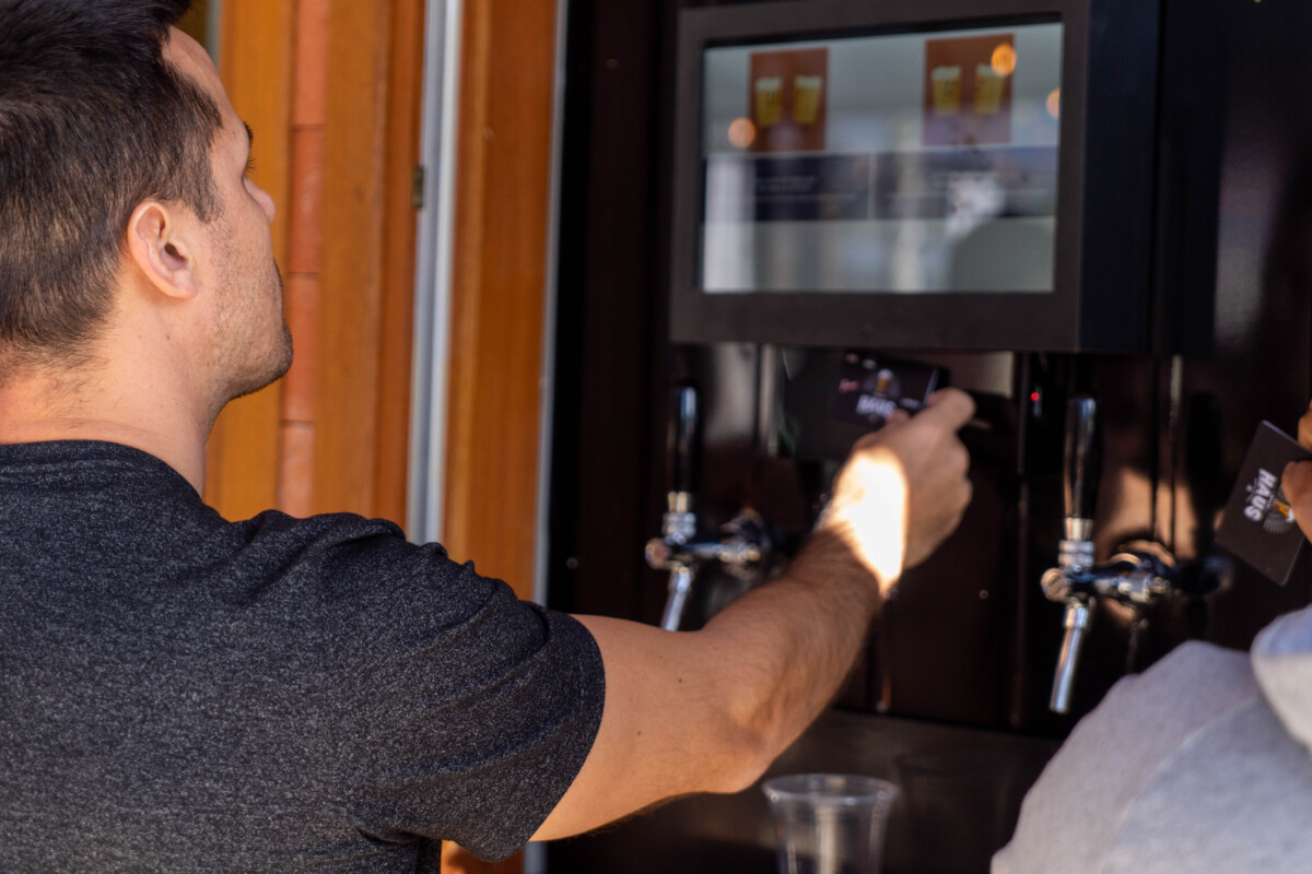 Melhore os resultados do seu bar com autosserviço de chopp!