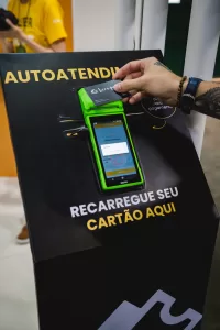 Mini totem de recarga