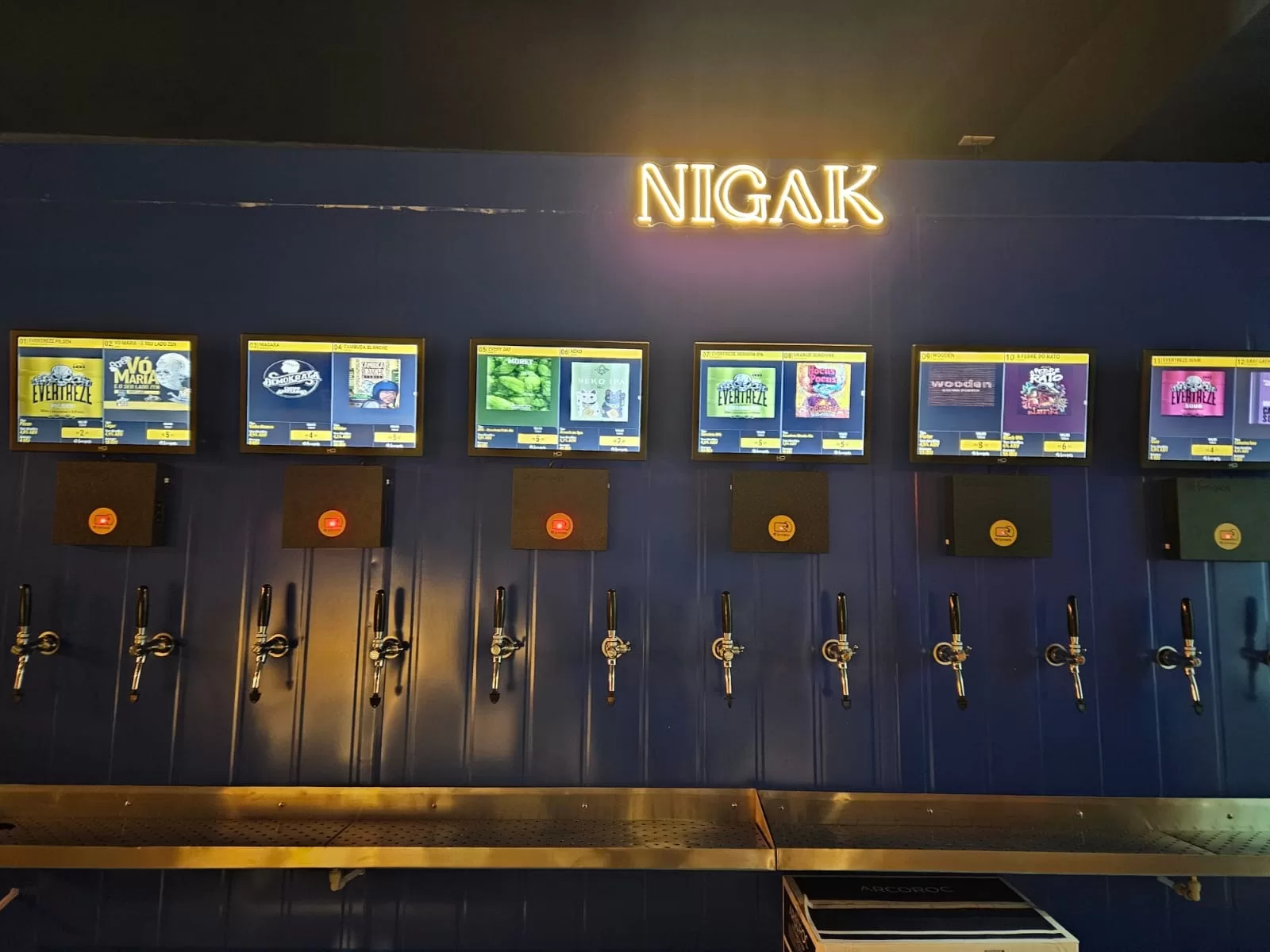 Autosserviço de chopp: como aumentar as vendas do seu bar?