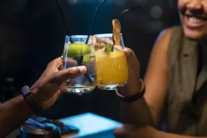 Tipos de bar: drinks e coquetéis