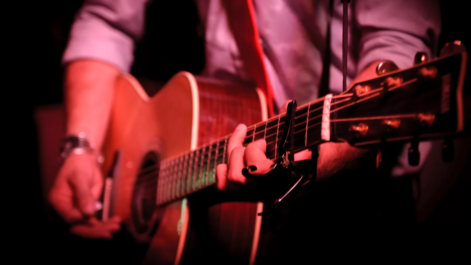 Bares com música ao vivo: estratégias para atrair clientes!